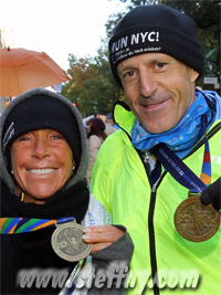 New York Marathon 2014 Läufer mit Finisher Medaille